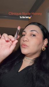 Instagram post by @thebeautyholik