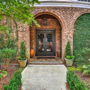 Instagram post by @shannasellsatl