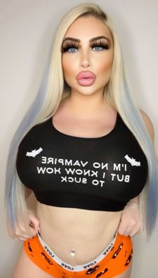 Instagram post by @miss_shaylavu