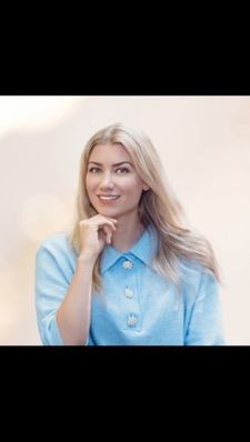 Instagram post by @sandeeglam