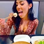 @smolgrlbigeats Instagram Profile