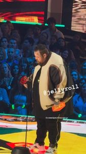 Instagram post by @jamievernon