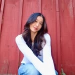 @_juliabedell Instagram Profile