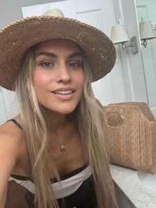 Instagram post by @claudiaplive