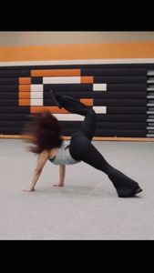 Instagram post by @_.priskillet._