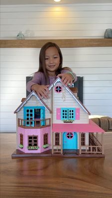 Instagram post by @kickitwiththekarlins