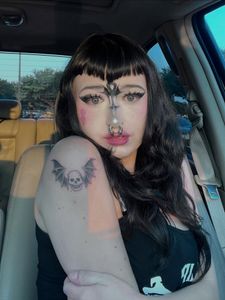 Instagram post by @graverobbergrl