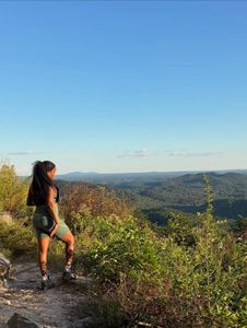 Instagram post by @bobbieray