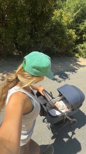 Instagram post by @wholehanna