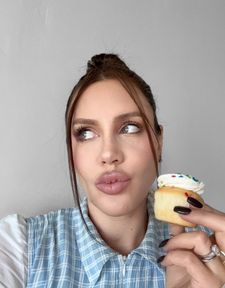 Instagram post by @haneia