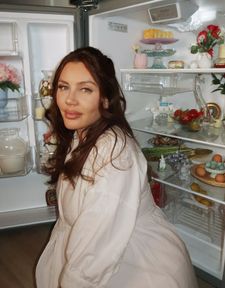 Instagram post by @haneia