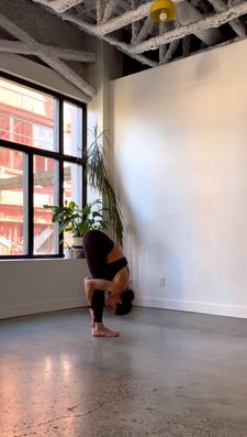 Instagram post by @yogawithsamane