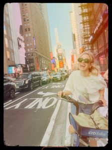 Instagram post by @annaalexia