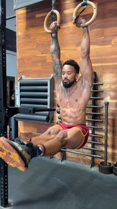 Instagram post by @stro_dos