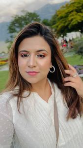 Instagram post by @i_m_mahreen