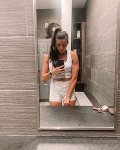 Instagram post by @madigetsmuscles