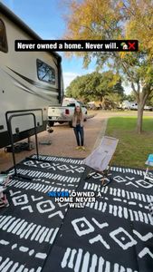 Instagram post by @llamallamaadventure