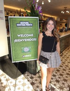 Instagram post by @moniiicamendoza