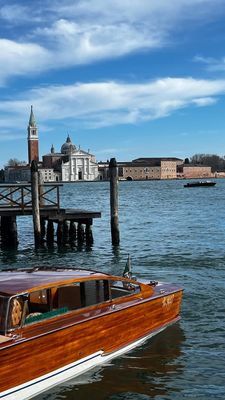 Instagram post by @angellicacorona