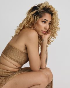 Instagram post by @davia_low