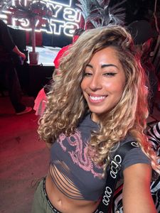 Instagram post by @davia_low