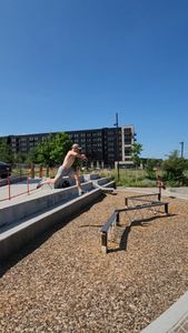 Instagram post by @maxhenryparkour