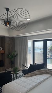 Instagram post by @chloepleblanc