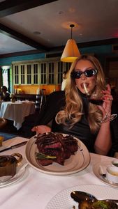 Instagram post by @amandanelz