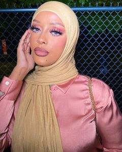 Instagram post by @makeupbydivadoll