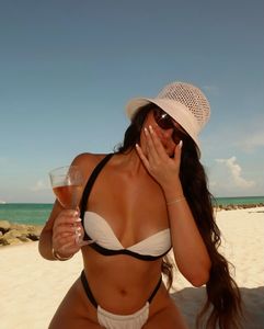 Instagram post by @melanycecilia