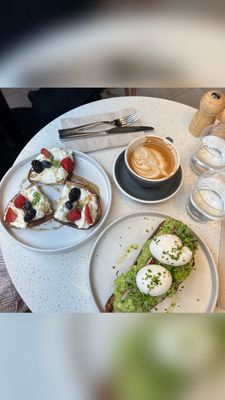 Instagram post by @danelya_a