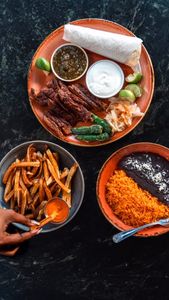 Instagram post by @theherohogan