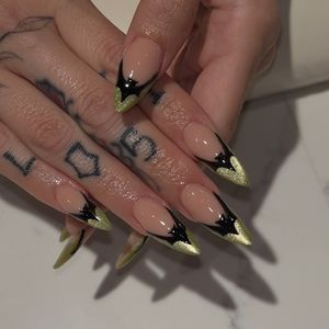 Instagram post by @thenailfaiiry