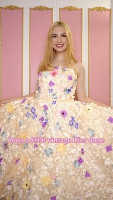 Instagram post by @ellesydney_