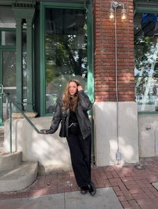 Instagram post by @itsaverymonet