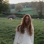 @itsaverymonet Instagram Profile