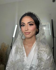 Instagram post by @makeupbyemana