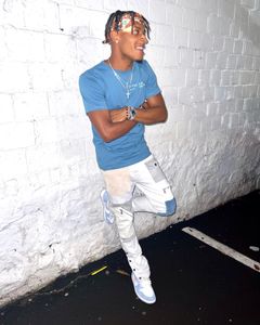 Instagram post by @relloh