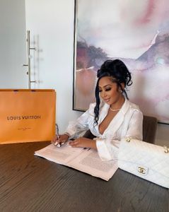 Instagram post by @silkdelorian