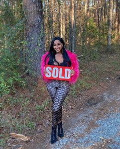 Instagram post by @silkdelorian