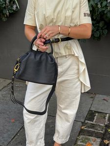 Instagram post by @meredithwyche