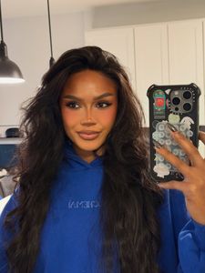 Instagram post by @palomahendersonn