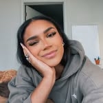 @palomahendersonn Instagram Profile