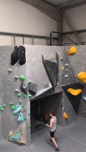 Instagram post by @matthew_paraclimbing