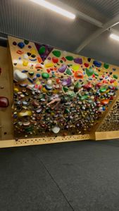 Instagram post by @matthew_paraclimbing