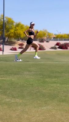 Instagram post by @leahdanarosenfeld