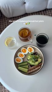 Instagram post by @yanaaaaaak