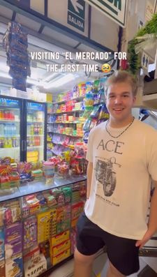 Instagram post by @adrialopezpe