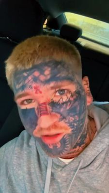 Instagram post by @the_internet_sweetheart