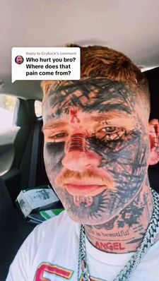 Instagram post by @the_internet_sweetheart